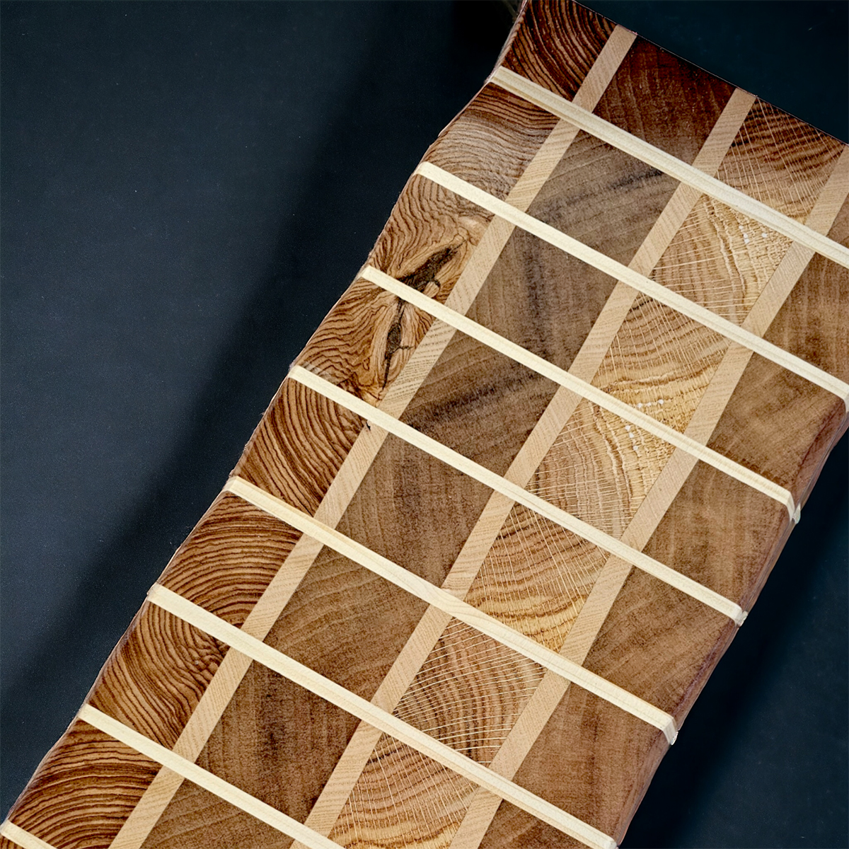Antikas Tagliere Lungo In Legno Massiccio Per Prosciutto – 69x20 Cm – Rustico Con Superficie Scrivibile Con Gesso